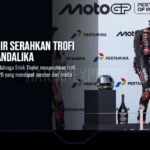 Erick Thohir Serahkan Trofi MotoGP Mandalika